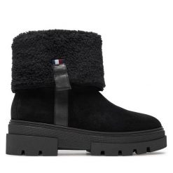 Botki Tommy Hilfiger. Czarne botki Tommy Hilfiger, bez wzorów, bez obcasa, na płaskiej podeszwie, bez zapięcia. Za 379.99 zł.
