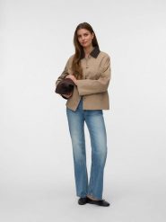 Vero Moda Kurtka przejściowa w kolorze beżowym rozmiar: M. Brązowe kurtki Vero Moda, m, bez wzorów, bez kaptura. Za 154.95 zł.