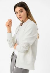 Bluza ze stójką B-YASMIN. Białe bluzy Volcano, l, bez wzorów, z bawełny, casualowe, bez ramiączek, bez kaptura. Za 169.99 zł.