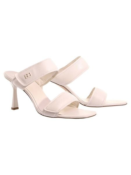 Högl Skórzane klapki w kolorze kremowym na obcasie rozmiar: 36. Brązowe klapki Högl, bez wzorów, klasyczne, z otwartym noskiem, bez obcasa, na obcasie, bez zapięcia. Za 320.63 zł.