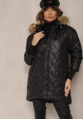 Czarna Kurtka z Pikowanym Wzorem Ściągaczami Odpinanym Futerkiem i Kapturem Ellithri. Czarne kurtki Renee, l, bez wzorów, eleganckie. Za 229.99 zł.