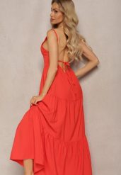 Czerwona Sukienka o Rozkloszowanym Fasonie Wiązana i Wykończona Gumką z Tyłu Hililena. Czerwone sukienki Renee, uniwersalny, bez wzorów, eleganckie, bez kołnierzyka, bez ramiączek, maxi, kopertowe. W wyprzedaży za 39.99 zł.