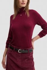 TOMMY JEANS Bordowy damski golf. Czerwone swetry Tommy Jeans, s, bez wzorów, z jeansu, bez ramiączek. W wyprzedaży za 354.99 zł.