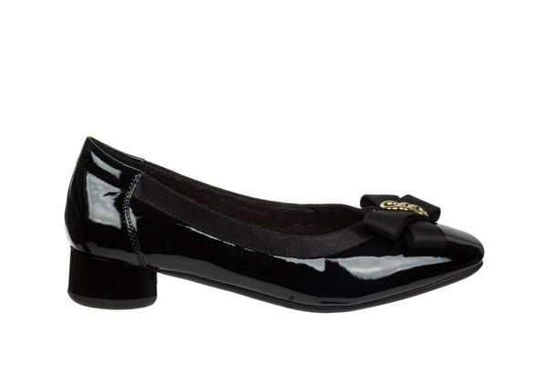 Półbuty Loretta Vitale W5314 Black, Czarny, Skóra lakierowana - 36. Czarne półbuty wsuwane Loretta Vitale, bez wzorów, z lakierowanej skóry, eleganckie, bez obcasa, na obcasie. W wyprzedaży za 206.10 zł.