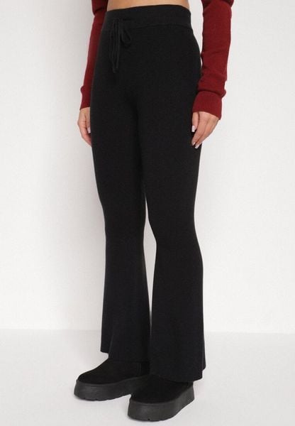 Czarne Spodnie Dzwony z Dzianiny z Wiskozą Zetiva. Czarne jeansy Born2be, m, bez wzorów, z dzianiny. Za 129.99 zł.