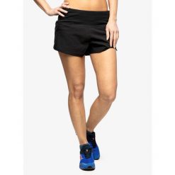 Spodenki do biegania damskie Inov-8 TrailFly Ultra 3 2in1 Short. Czarne szorty Inov-8, bez wzorów. Za 130.99 zł.