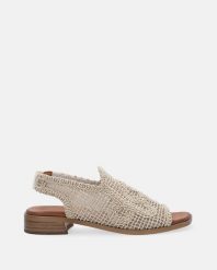 PLECIONE SANDAŁY Z MATERIAŁU 00301321 T08 BEI. Sandały Venezia, bez wzorów, bez obcasa, bez zapięcia. Za 259.00 zł.