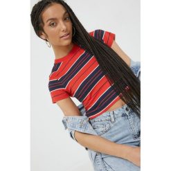 Superdry t-shirt bawełniany kolor czerwony. Czerwone t-shirty Superdry, l, bez wzorów, z bawełny, bez kołnierzyka, bez ramiączek. W wyprzedaży za 124.99 zł.