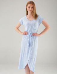 NIEBIESKA SUKIENKA W KWIATY. Niebieskie sukienki Unisono, l, bez wzorów, z elastanu, bez kołnierzyka, bez ramiączek, mini. Za 109.00 zł.