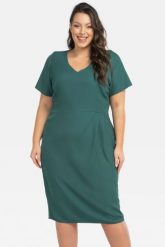 Sukienka ołówkowa elegancka z podszewką i drapowaniem w pasie HILLS butelkowa zieleń. Zielone sukienki KARKO, do pracy, plus size, bez wzorów, z elastanu, biznesowe, bez kołnierzyka, plus size, bez ramiączek, kopertowe. Za 189.50 zł.