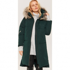 Pikowany płaszcz oversize - Khaki. Płaszcze marki House. W wyprzedaży za 199.99 zł.