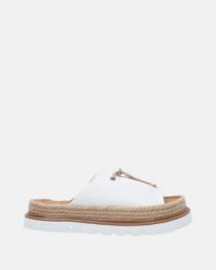 BIAŁE KLAPKI DAMSKIE 00309015 WHITE. Białe klapki Venezia, bez wzorów, ze skóry, bez obcasa, bez zapięcia. Za 429.00 zł.