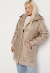 Beżowa Kurtka z Pikowanymi Przeszyciami i Kapturem Zarimelia. Brązowe kurtki Born2be, plus size, bez wzorów, z jeansu, eleganckie. Za 169.99 zł.