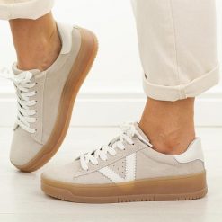 Beżowe skórzane półbuty damskie Vinceza 79597. Brązowe półbuty wsuwane VINCEZA, na jesień, bez wzorów, z jeansu, casualowe, z okrągłym noskiem, bez obcasa, na płaskiej podeszwie. Za 239.00 zł.