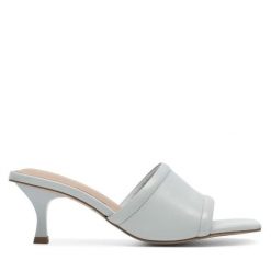 Klapki Simple. Niebieskie klapki Simple, bez wzorów, bez obcasa, bez zapięcia. Za 379.99 zł.