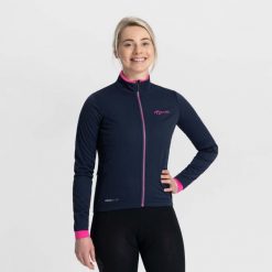 Kurtka rowerowa damska Rogelli Essential. Czerwone kurtki Rogelli, s, bez wzorów, sportowe, bez kaptura. W wyprzedaży za 180.00 zł.