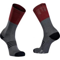 Skarpety rowerowe NORTHWAVE EXTREME PRO HIGH SOCK czarne. Czarne skarpetki Northwave, bez wzorów. Za 88.00 zł.