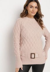 Jasnoróżowy Sweter Ozdobiony Tłoczeniem i Paskiem Kortissta. Czerwone swetry Born2be, m, bez wzorów, z jeansu, klasyczne, bez ramiączek. W wyprzedaży za 110.49 zł.