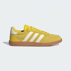Buty Breaknet Sleek. Białe buty trekkingowe adidas, bez wzorów, ze skóry, bez zapięcia, trekkingowe. Za 259.00 zł.