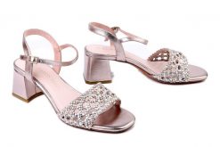 MARCO TOZZI 2-28382-44 532 rose met. comb , sandały damskie. Szare sandały Marco Tozzi, bez wzorów, z gumy, bez obcasa, na obcasie, bez zapięcia. Za 249.90 zł.