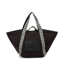Torebka Coccinelle. Czarne shopper bag Coccinelle, bez wzorów, bez dodatków. Za 399.99 zł.