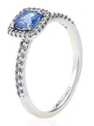 Pandora Srebrny pierścionek z cyrkoniami i kryształami rozmiar: 52. Niebieskie pierścionki Pandora, z cyrkonią, srebrne. Za 295.99 zł.