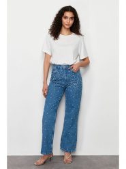 Trendyol Dżinsy - Comfort fit - w kolorze niebieskim rozmiar: 38. Niebieskie jeansy Trendyol, bez wzorów, z bawełny, klasyczne, z podwyższonym stanem. Za 122.96 zł.