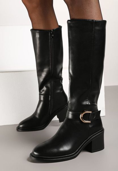 Czarne Kozaki na Obcasie Ozdobione Paskiem z Klamrą Mialen. Czarne kozaki Born2be, na jesień, bez wzorów, z jeansu, eleganckie, bez obcasa, na obcasie, bez zapięcia. Za 149.99 zł.