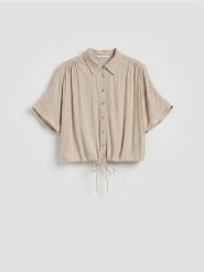 Wiskozowa koszula z wiązaniem - beżowy. Brązowe koszule Reserved, l, bez wzorów, z wiskozy, bez kołnierzyka, bez ramiączek. Za 79.99 zł.
