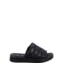 KLAPKI DAMSKIE 11116117 BLACK. Czarne klapki Venezia, bez wzorów, ze skóry, bez obcasa, bez zapięcia. Za 169.00 zł.