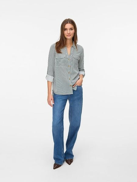 Vero Moda Koszula w kolorze biało-zielonym rozmiar: XL. Białe koszule Vero Moda, xl, bez wzorów, z wiskozy, bez kołnierzyka, bez ramiączek. Za 91.99 zł.