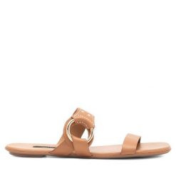 Klapki Gino Rossi. Brązowe klapki Gino Rossi, bez wzorów, bez obcasa, bez zapięcia. Za 279.99 zł.