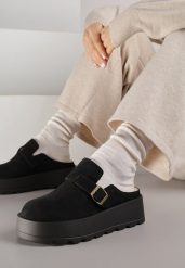 Czarne Niskie Śniegowce na Grubej Podeszwie Zdobione Sprzączką Vetiare. Czarne śniegowce Born2be, z aplikacjami, z dzianiny, bez zapięcia. Za 119.99 zł.