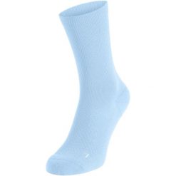 Skarpetki UNI ODLO Socks crew ESSENTIAL. Niebieskie skarpetki ODLO, bez wzorów, z elastanu. Za 59.99 zł.