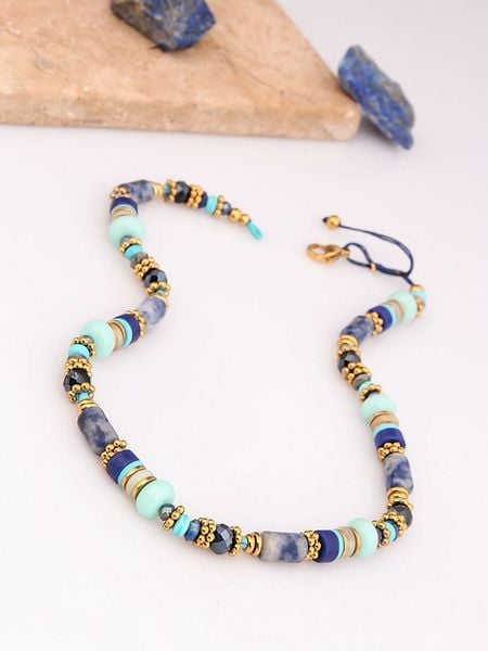 Charlize Pozłacany naszyjnik z turkusami i lapis lazuli - dł 45 cm rozmiar: onesize. Niebieskie naszyjniki Charlize, z materiału, z lazurytem, pozłacane. Za 100.52 zł.