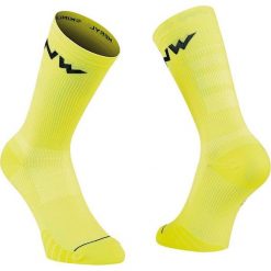 Skarpety rowerowe NORTHWAVE EXTREME PRO SOCK żółte. Czarne skarpetki Northwave, bez wzorów. W wyprzedaży za 48.00 zł.