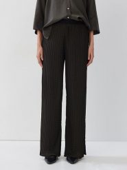 Someday Spodnie w kolorze czarnym rozmiar: 36. Czarne spodnie materiałowe someday., bez wzorów, z materiału. Za 160.96 zł.