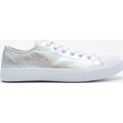Trampki z efektem holo - Wielobarwny. Trampki marki Cropp. Za 69.99 zł.