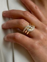 DI GIORGIO Pozłacany pierścionek z cyrkoniami rozmiar: 56. Żółte pierścionki DI GIORGIO, z cyrkonią, pozłacane. Za 261.05 zł.