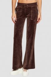 JUICY COUTURE Czekoladowe spodnie dresowe damskie Layla Low Rise, Rozmiar M. Brązowe spodnie dresowe Juicy Couture, bez wzorów, z dresówki. Za 499.99 zł.