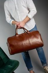 Torba Podróżna na Ramię Brødrene R10 Koniak. Torby podróżne bez wzorów, ze skóry, na ramię. Za 649.00 zł.