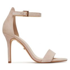 Sandały DeeZee. Brązowe sandały DeeZee, bez wzorów, bez obcasa, na szpilce, bez zapięcia. Za 249.99 zł.