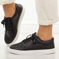 Czarne skórzane półbuty damskie Sergio Leone sp016. Czarne półbuty wsuwane Sergio Leone, na jesień, bez wzorów, ze skóry, eleganckie, bez obcasa. Za 199.00 zł.