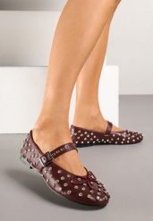 Bordowe Balerinki Ozdobione Kokardą i Nitami Ridinora. Czerwone baleriny Born2be, bez wzorów, eleganckie, bez obcasa, na płaskiej podeszwie, bez zapięcia. Za 89.99 zł.