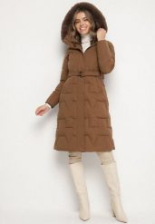 Brązowa Długa Kurtka Zimowa z Geometrycznym Pikowaniem Paskiem i Kapturem Emiltia. Brązowe kurtki Born2be, na zimę, m, bez wzorów, z dzianiny, biznesowe. Za 289.99 zł.