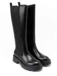 British Passport Skórzane kozaki w kolorze czarnym rozmiar: 37. Czarne kozaki British Passport, na zimę, bez wzorów, bez obcasa, bez zapięcia. Za 616.40 zł.