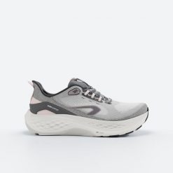 Buty do biegania damskie Kiprun KS900 Support. Białe buty do biegania KIPRUN, bez wzorów, bez zapięcia, do biegania. Za 499.99 zł.