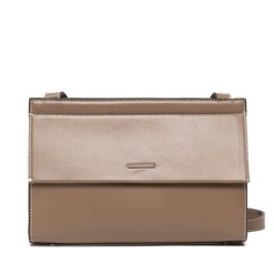 Torebka Calvin Klein. Czarne kopertówki Calvin Klein, bez wzorów, wizytowe, bez dodatków. Za 489.99 zł.