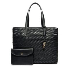 Torebka MICHAEL Michael Kors. Czarne shopper bag MICHAEL Michael Kors, bez wzorów, bez dodatków. Za 1,009.00 zł.