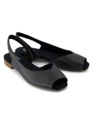 TOMS Sandały w kolorze czarnym rozmiar: 42. Czarne sandały TOMS, bez wzorów, klasyczne, z otwartym noskiem, bez obcasa, bez zapięcia. Za 154.95 zł.